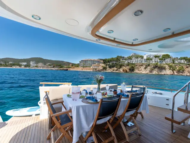 PAPAMARES | Fairline Squadron 78 — 20 / 61