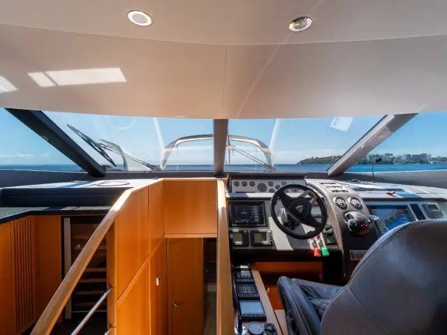 PAPAMARES | Fairline Squadron 78 — 46 / 61