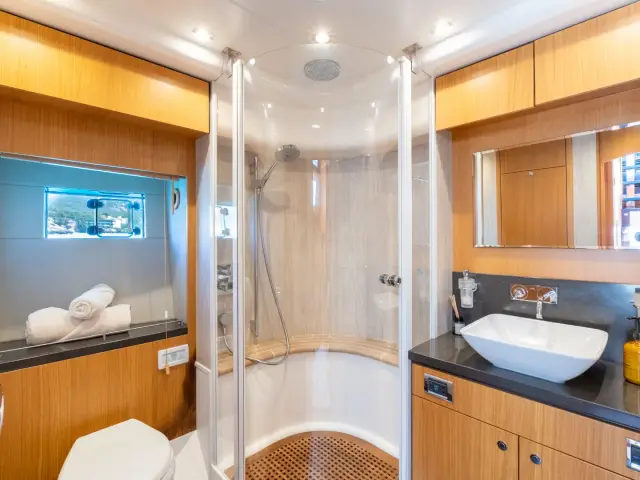 PAPAMARES | Fairline Squadron 78 — 57 / 61