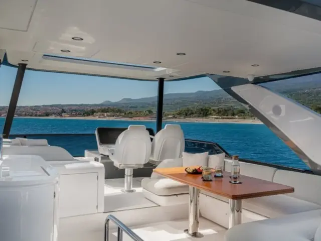 SBK | Azimut 68 Fly — 8 / 35