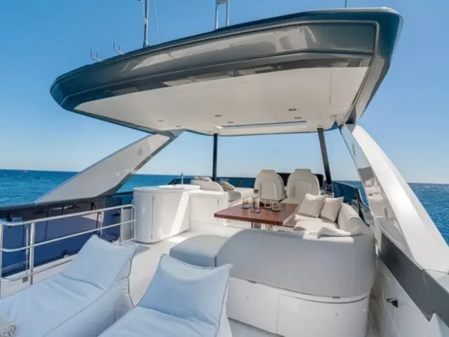 SBK | Azimut 68 Fly — 10 / 35