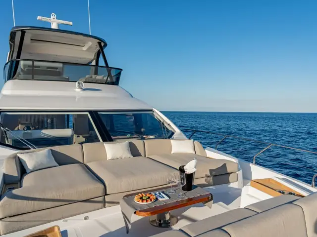 SBK | Azimut 68 Fly — 17 / 35