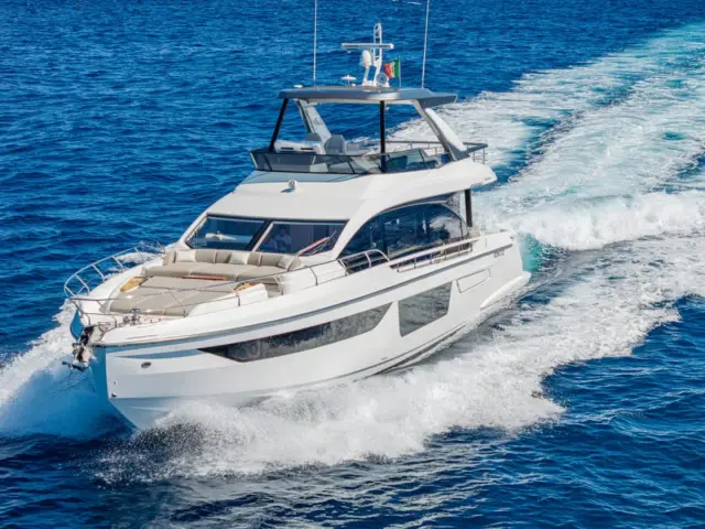 SBK | Azimut 68 Fly — 2 / 35