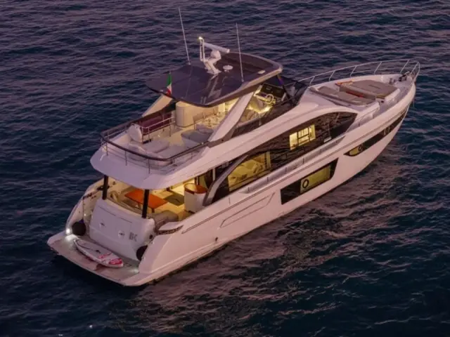 SBK | Azimut 68 Fly — 35 / 35