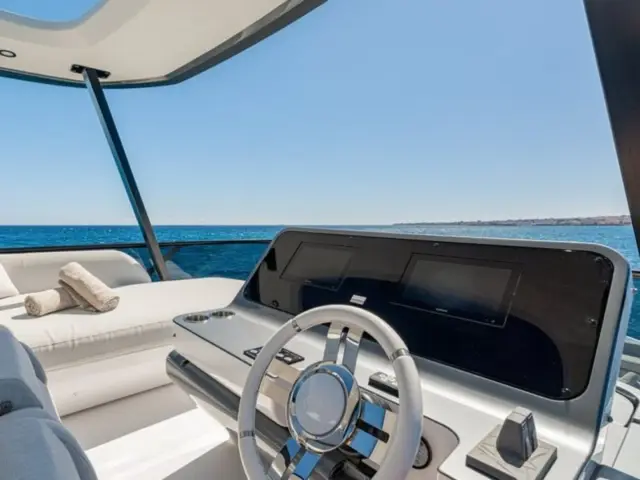 SBK | Azimut 68 Fly — 13 / 35