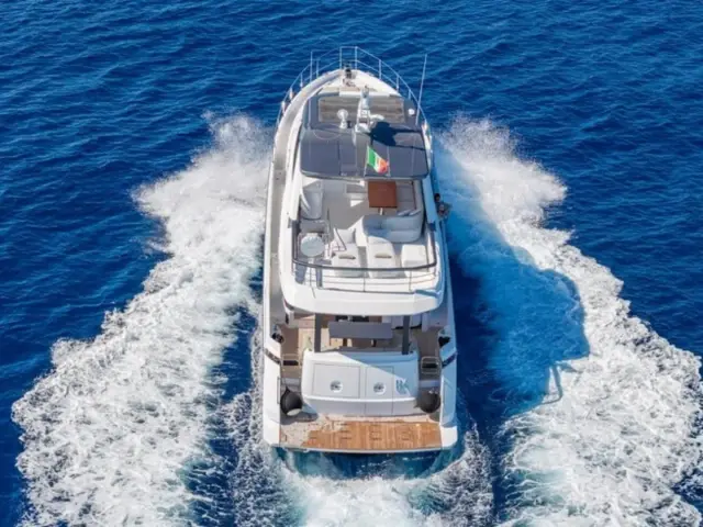 SBK | Azimut 68 Fly — 6 / 35