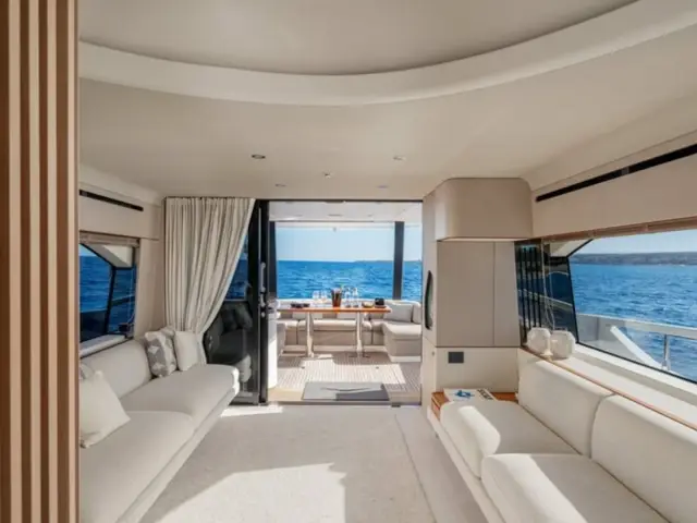 SBK | Azimut 68 Fly — 24 / 35