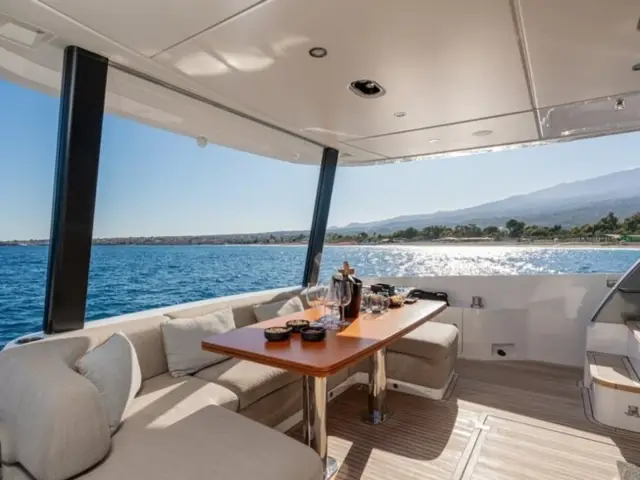 SBK | Azimut 68 Fly — 19 / 35