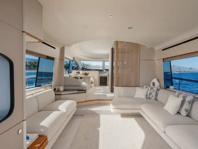SBK | Azimut 68 Fly — 21 / 35