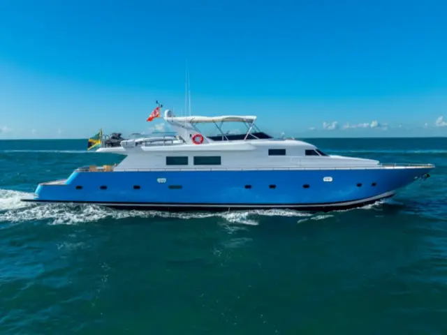 AZURE  | Maiora 97 — 21 / 35