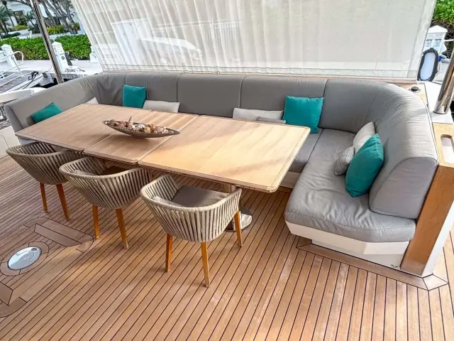 ALEGRIA  | Azimut 105 Grande — 9 / 19