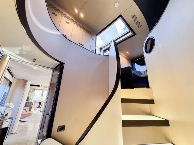 ALEGRIA  | Azimut 105 Grande — 12 / 19