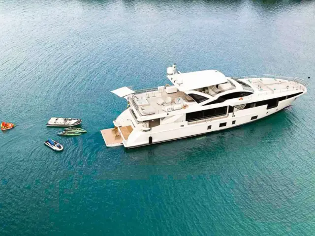 ALEGRIA  | Azimut 105 Grande — 19 / 19