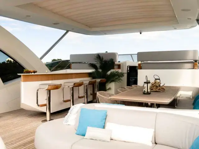 ALEGRIA  | Azimut 105 Grande — 6 / 19