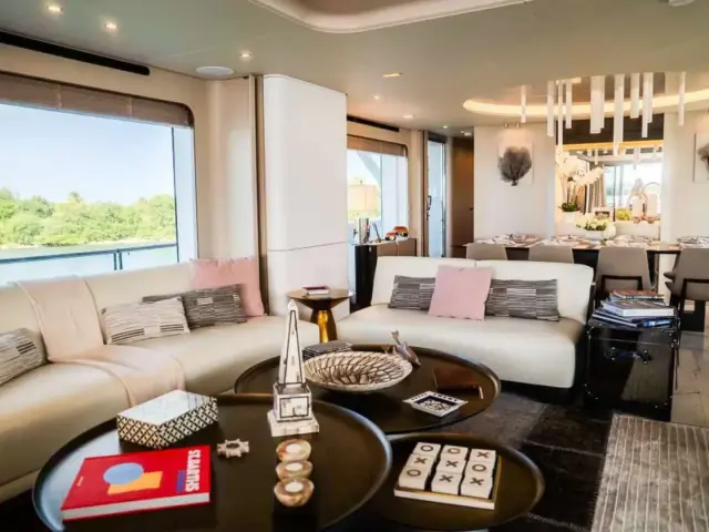ALEGRIA  | Azimut 105 Grande — 10 / 19