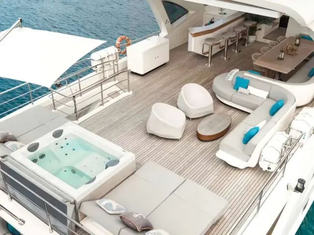 ALEGRIA  | Azimut 105 Grande — 5 / 19