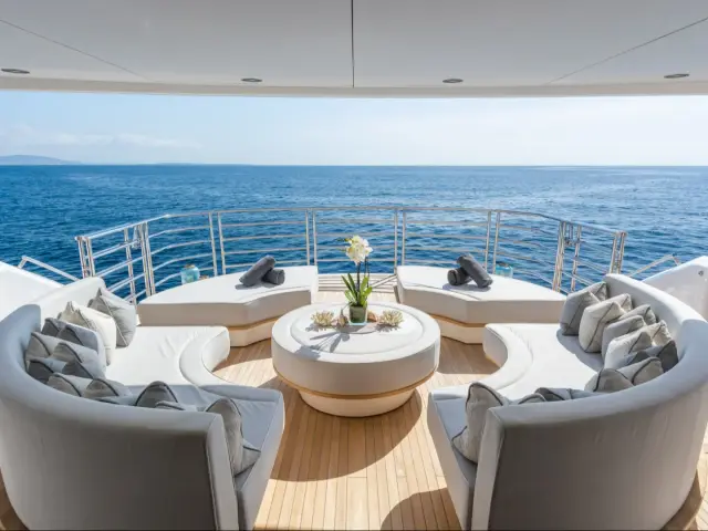 THUMPER | Sunseeker 40M — 31 / 67