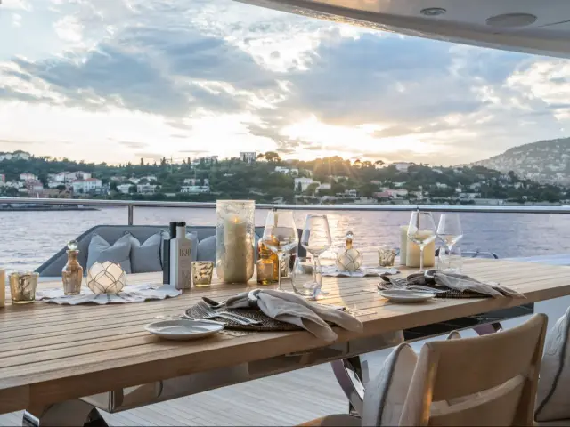 THUMPER | Sunseeker 40M — 25 / 67