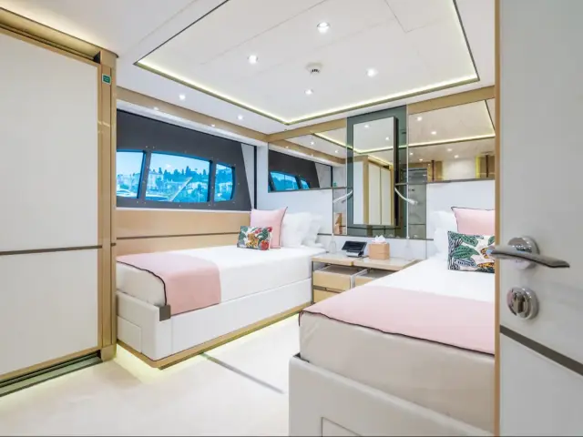 THUMPER | Sunseeker 40M — 53 / 67