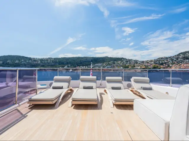 THUMPER | Sunseeker 40M — 17 / 67
