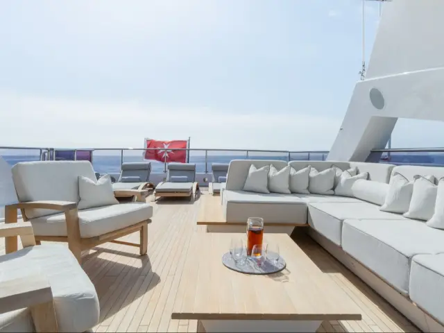 THUMPER | Sunseeker 40M — 18 / 67
