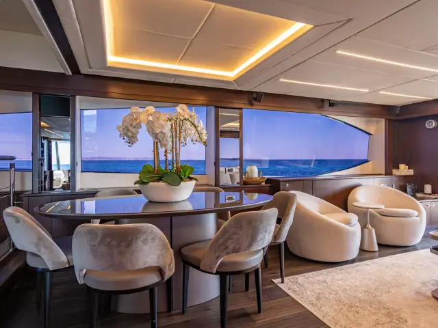 MOZZ II | Sunseeker 27M — 17 / 36