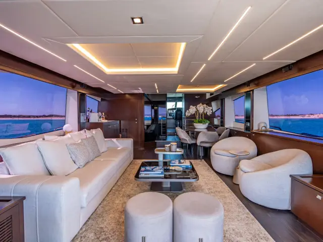 MOZZ II | Sunseeker 27M — 28 / 36