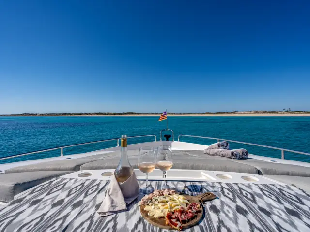 MOZZ II | Sunseeker 27M — 11 / 36