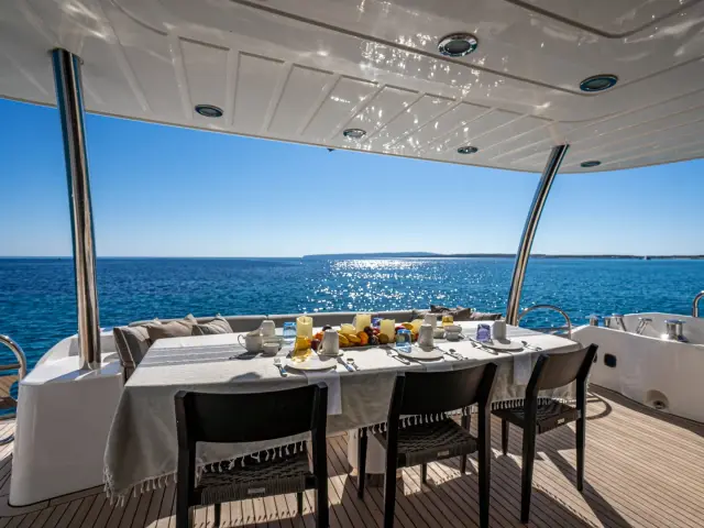 MOZZ II | Sunseeker 27M — 13 / 36