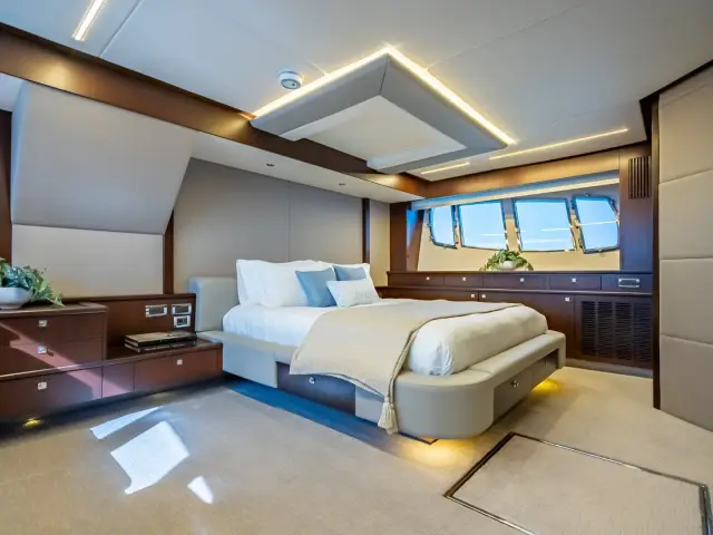 MOZZ II | Sunseeker 27M — 19 / 36