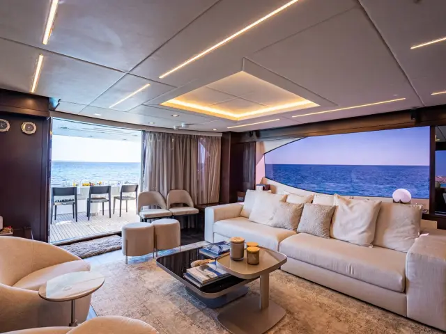 MOZZ II | Sunseeker 27M — 30 / 36