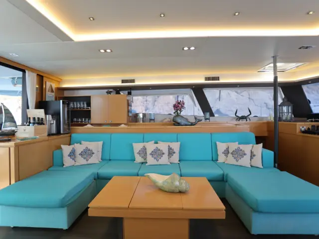 LIR | Fountaine Pajot Victoria 67 — 14 / 22