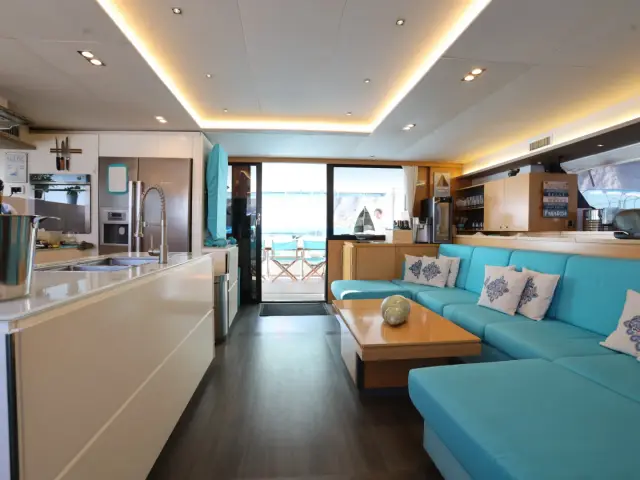 LIR | Fountaine Pajot Victoria 67 — 13 / 22