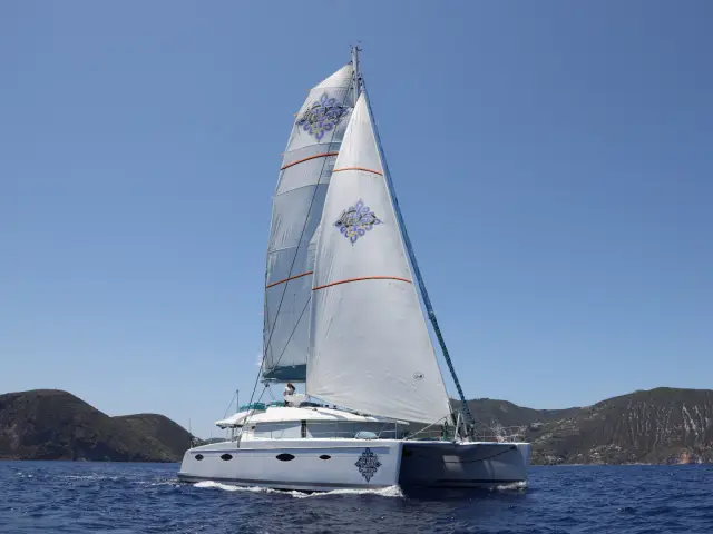 LIR | Fountaine Pajot Victoria 67 — 6 / 22