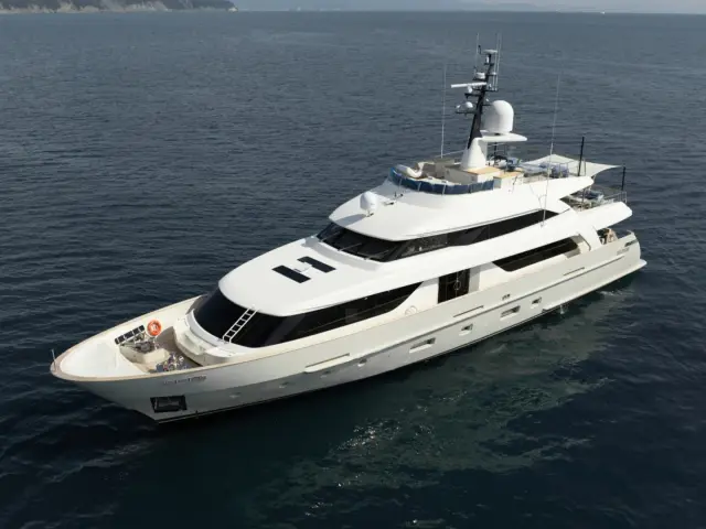 AKAR XIII | Sanlorenzo SD112 — 4 / 24