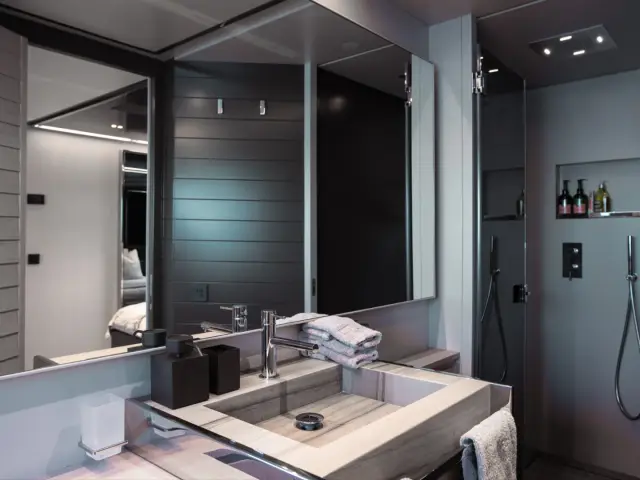 ELLA | Riva Argo 90  — 24 / 27
