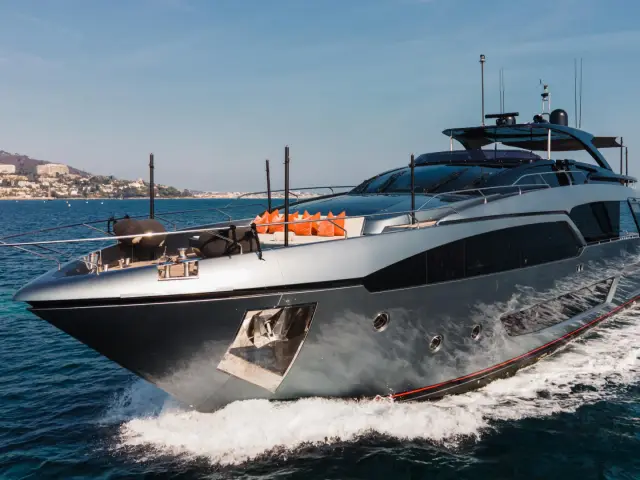 ELLA | Riva Argo 90  — 2 / 27