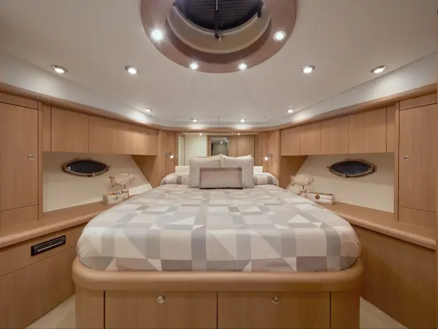 NUMBER 9 | Sunseeker Predator 72 — 12 / 12