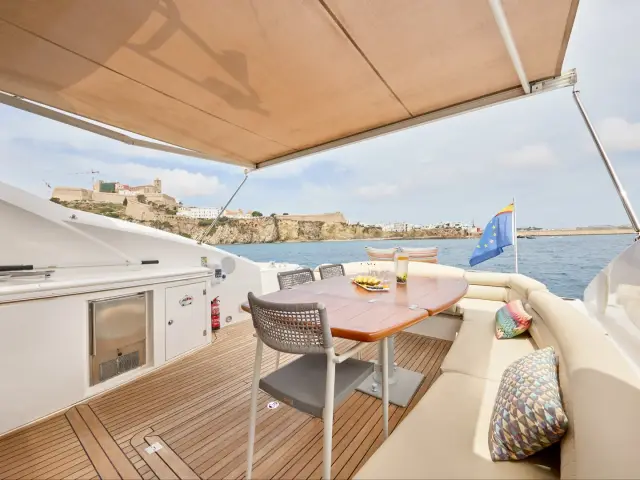 NUMBER 9 | Sunseeker Predator 72 — 6 / 12