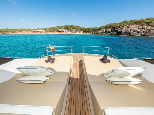 CRETA | Princess V65 — 10 / 15