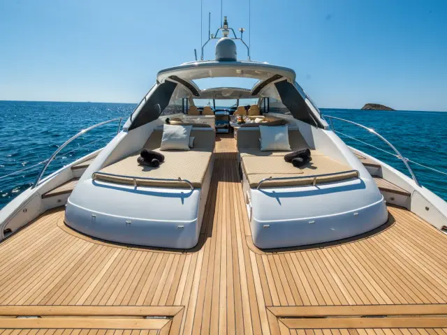 CRETA | Princess V65 — 11 / 15