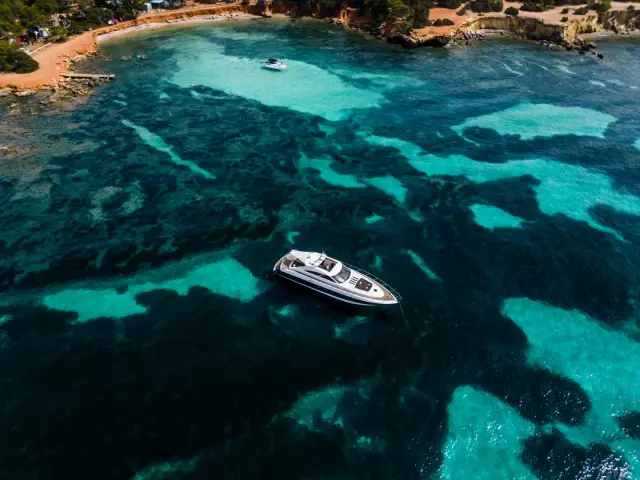 CRETA | Princess V65 — 12 / 15