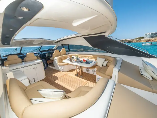 CRETA | Princess V65 — 8 / 15