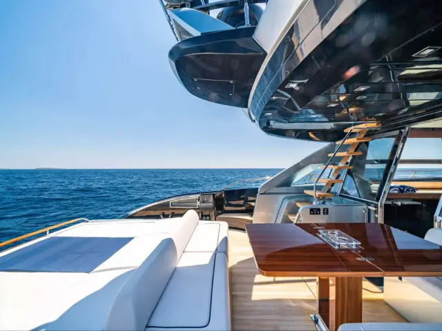 BLUE SHARK | Riva 66 Ribelle — 10 / 16
