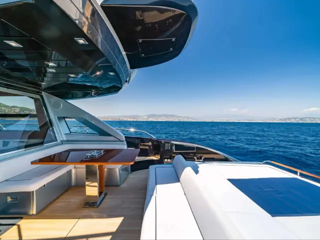 BLUE SHARK | Riva 66 Ribelle — 8 / 16