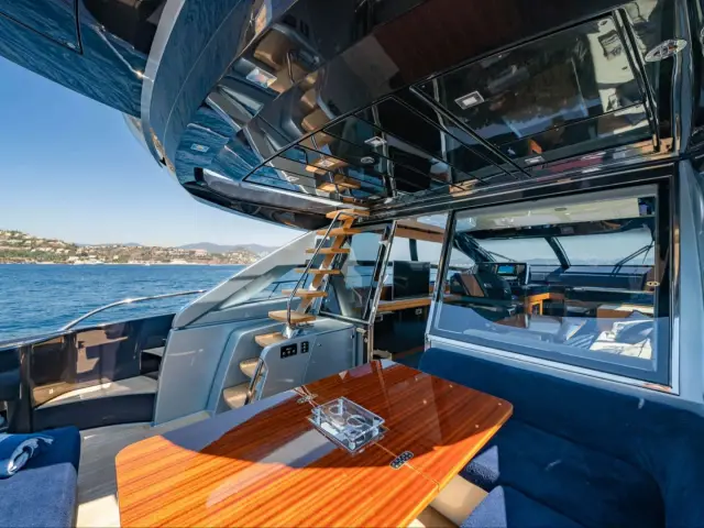 BLUE SHARK | Riva 66 Ribelle — 11 / 16