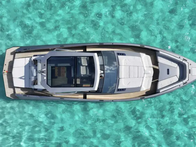 CASA ATLANTIS | Vanquish VQ52 — 4 / 10