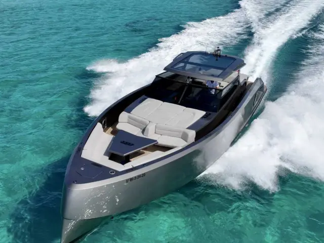 CASA ATLANTIS | Vanquish VQ52 — 2 / 10
