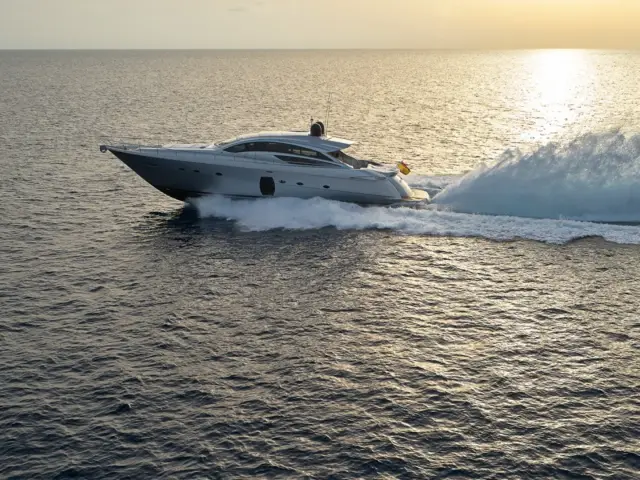 LEGENDARY | Pershing 72 — 8 / 19