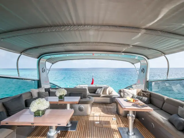 BOSS SEA | Baia Panther 80 — 18 / 48